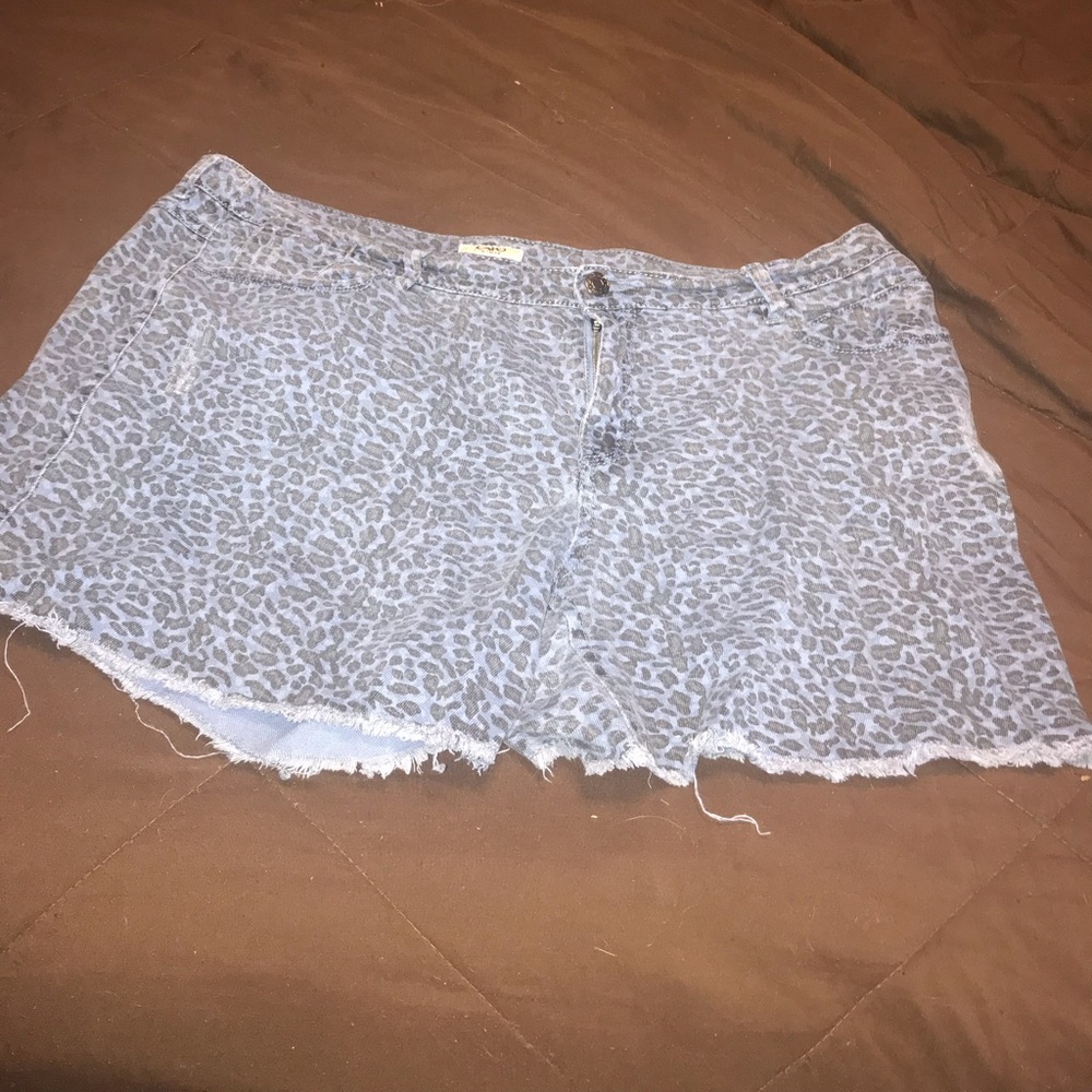 Cato leopard print shorts